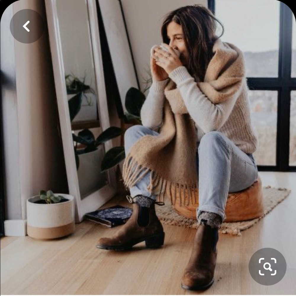 Blundstone heeled boot